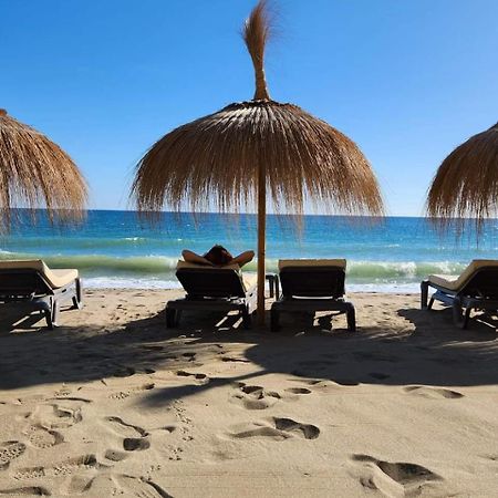 Apartment Beachfront Accommodation Estepona Dış mekan fotoğraf