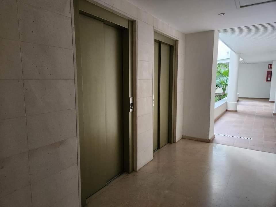 Apartment Beachfront Accommodation Estepona Dış mekan fotoğraf