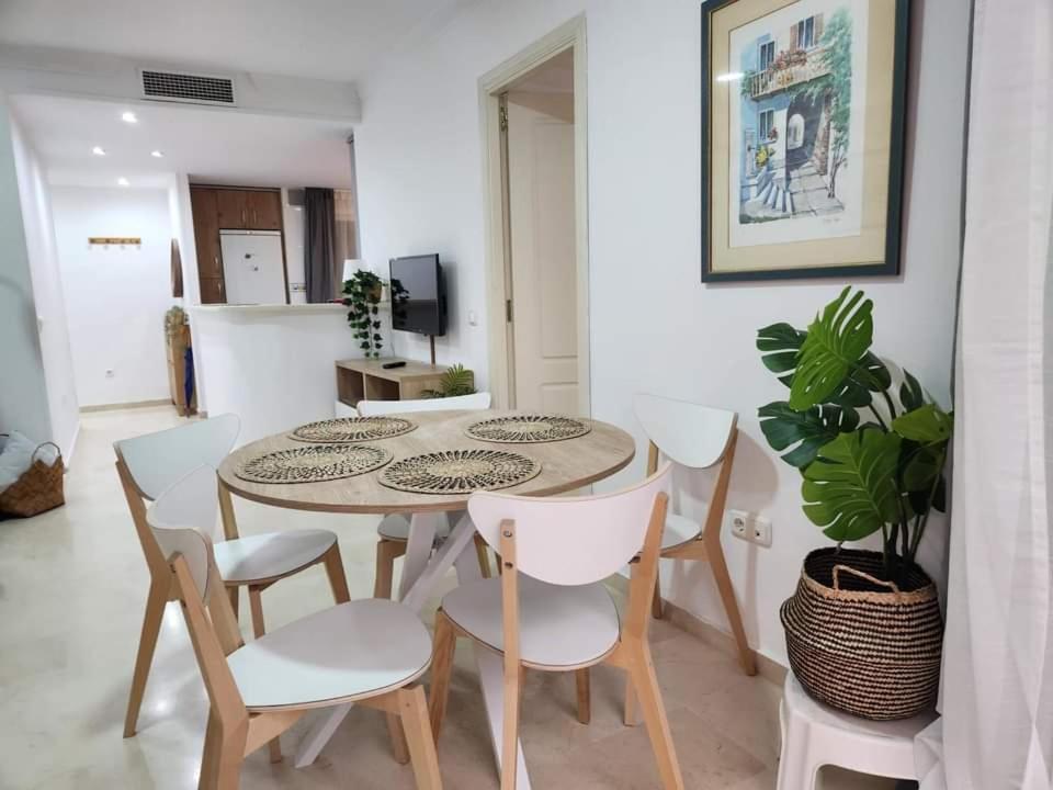 Apartment Beachfront Accommodation Estepona Dış mekan fotoğraf